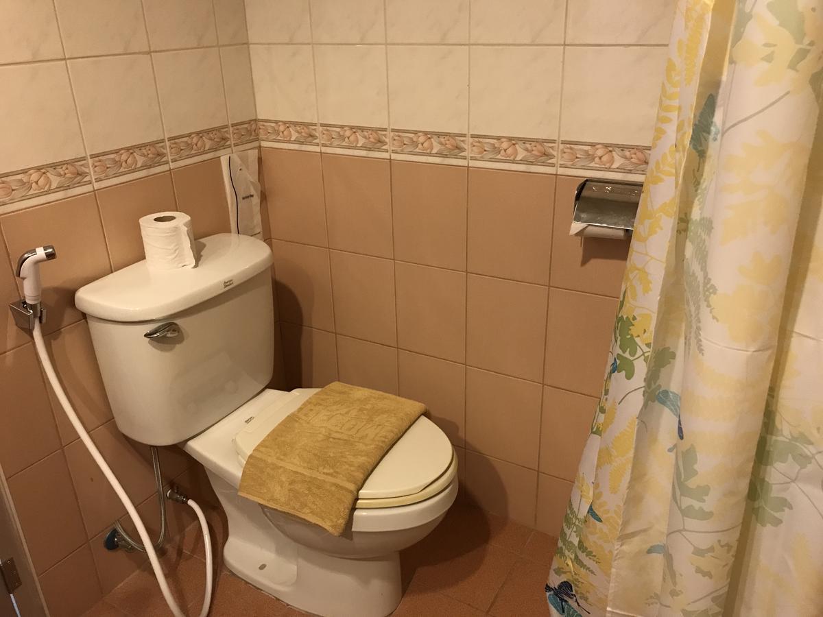 Готель Baan Petcharat Patong Номер фото